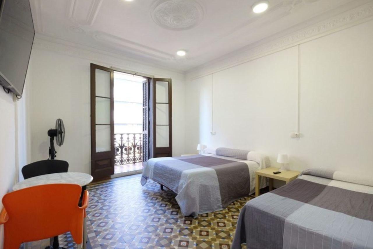 Lenin Hostel Barcelona Eksteriør billede