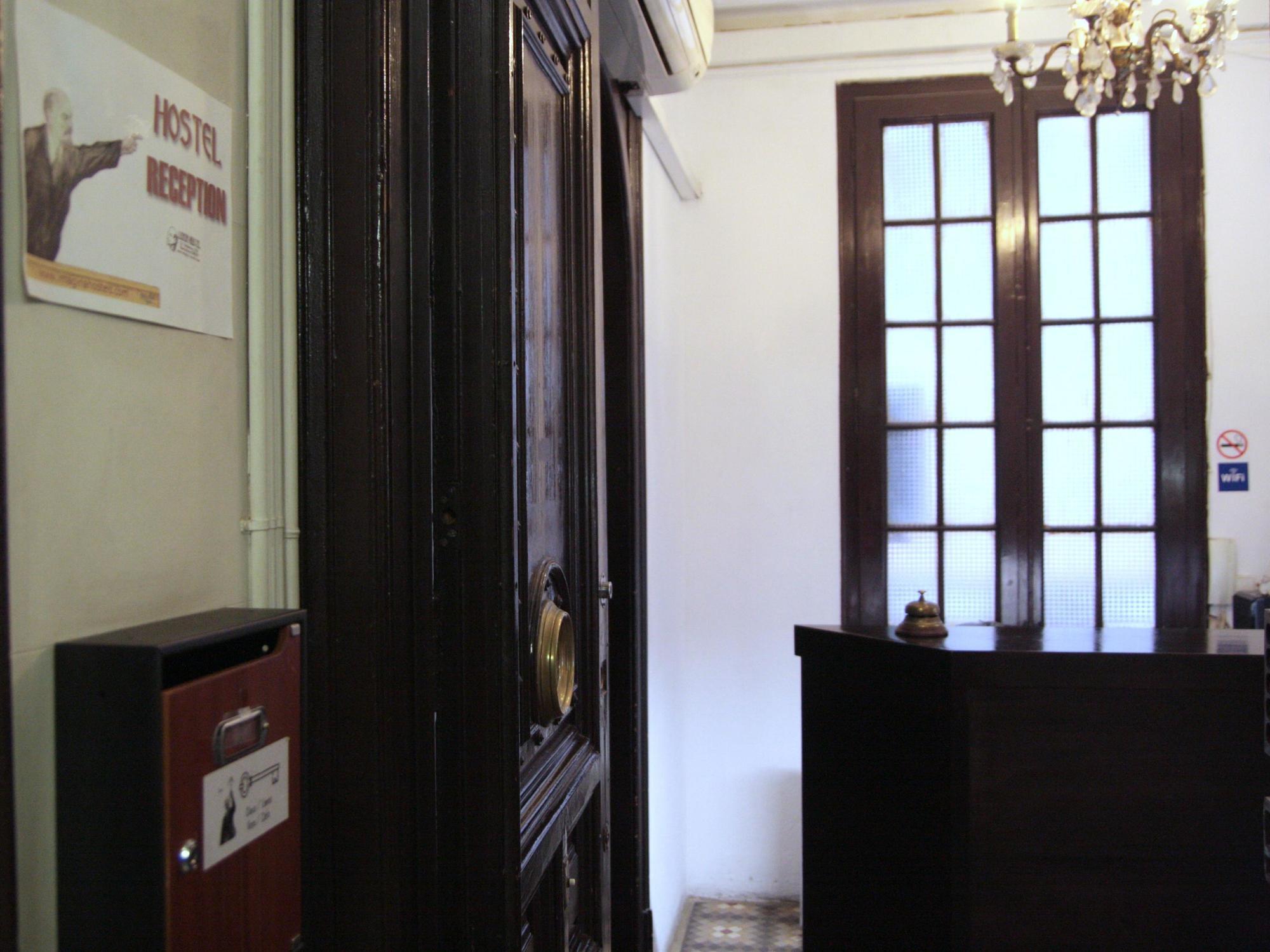 Lenin Hostel Barcelona Eksteriør billede