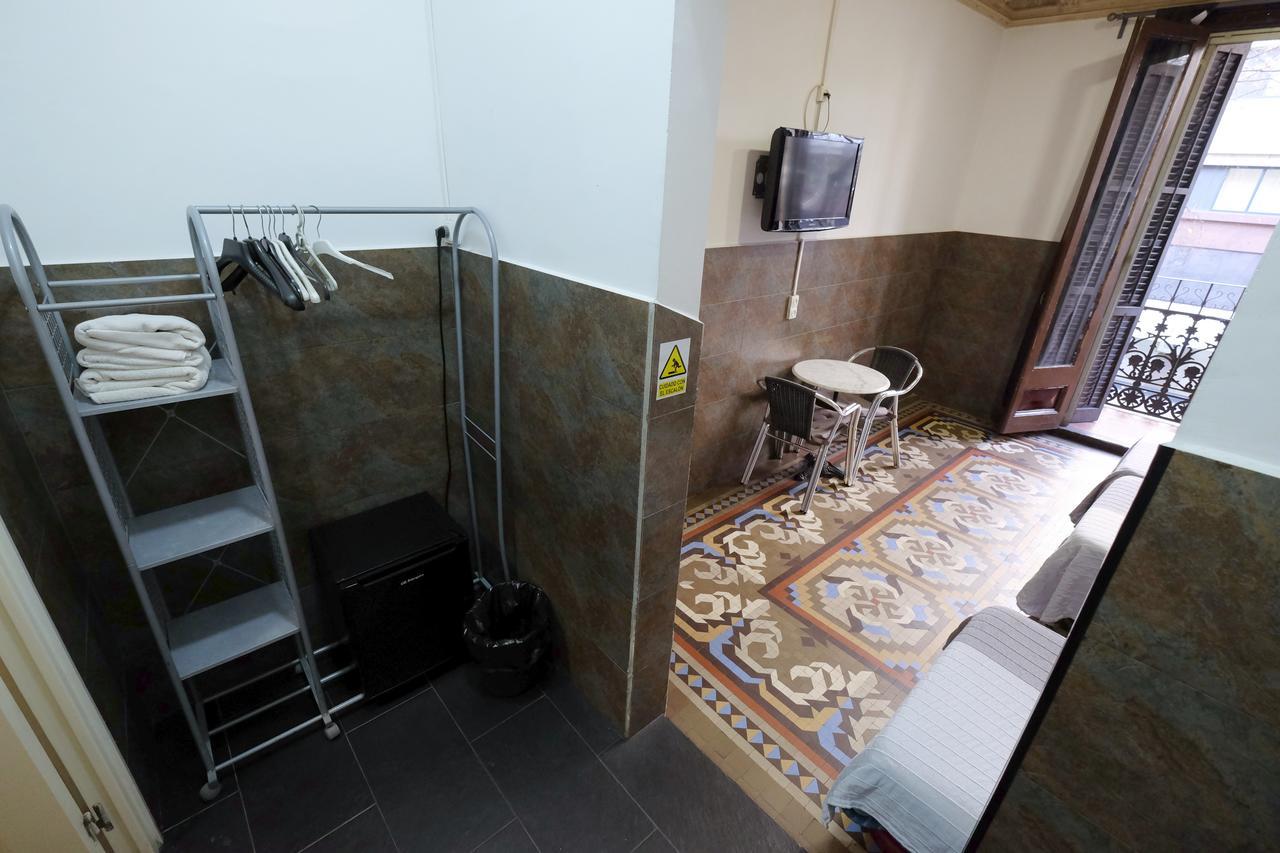 Lenin Hostel Barcelona Eksteriør billede
