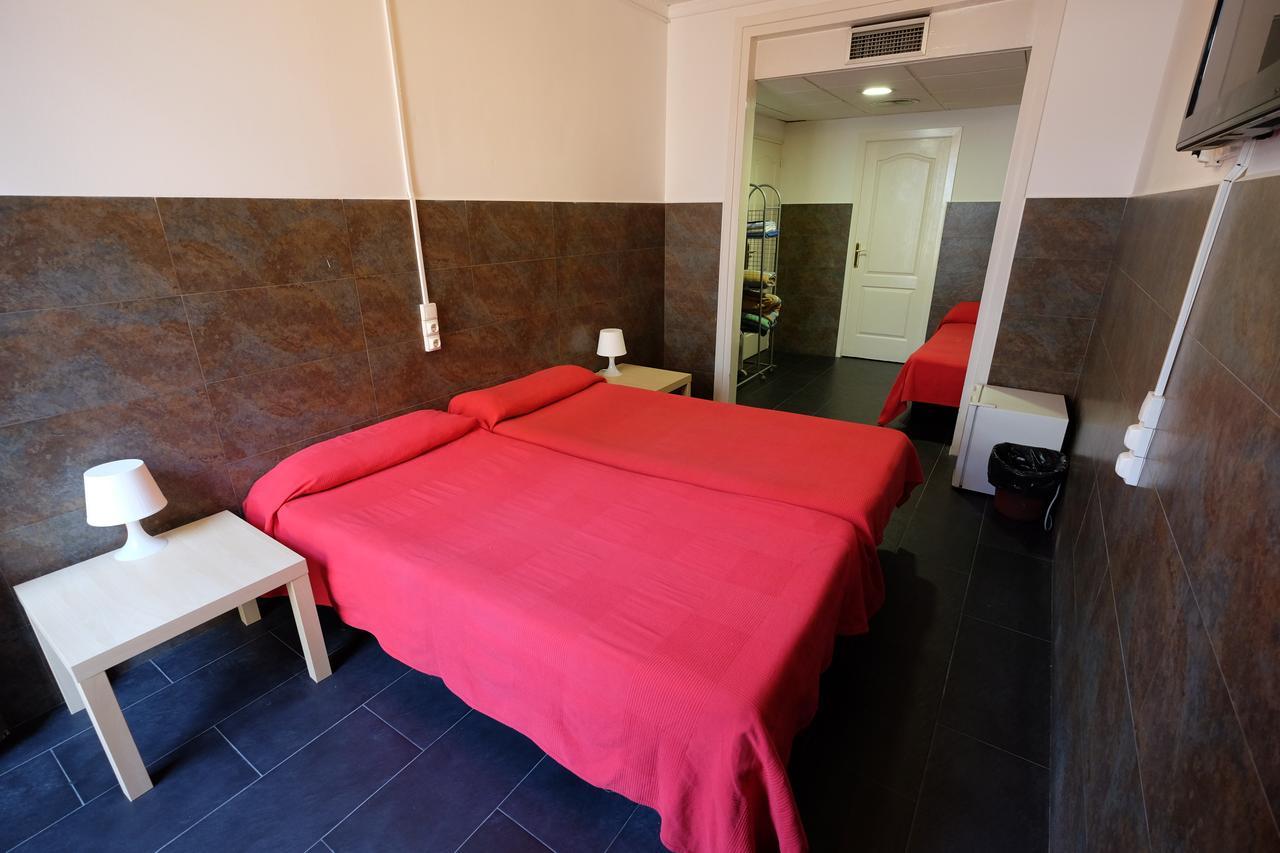 Lenin Hostel Barcelona Eksteriør billede