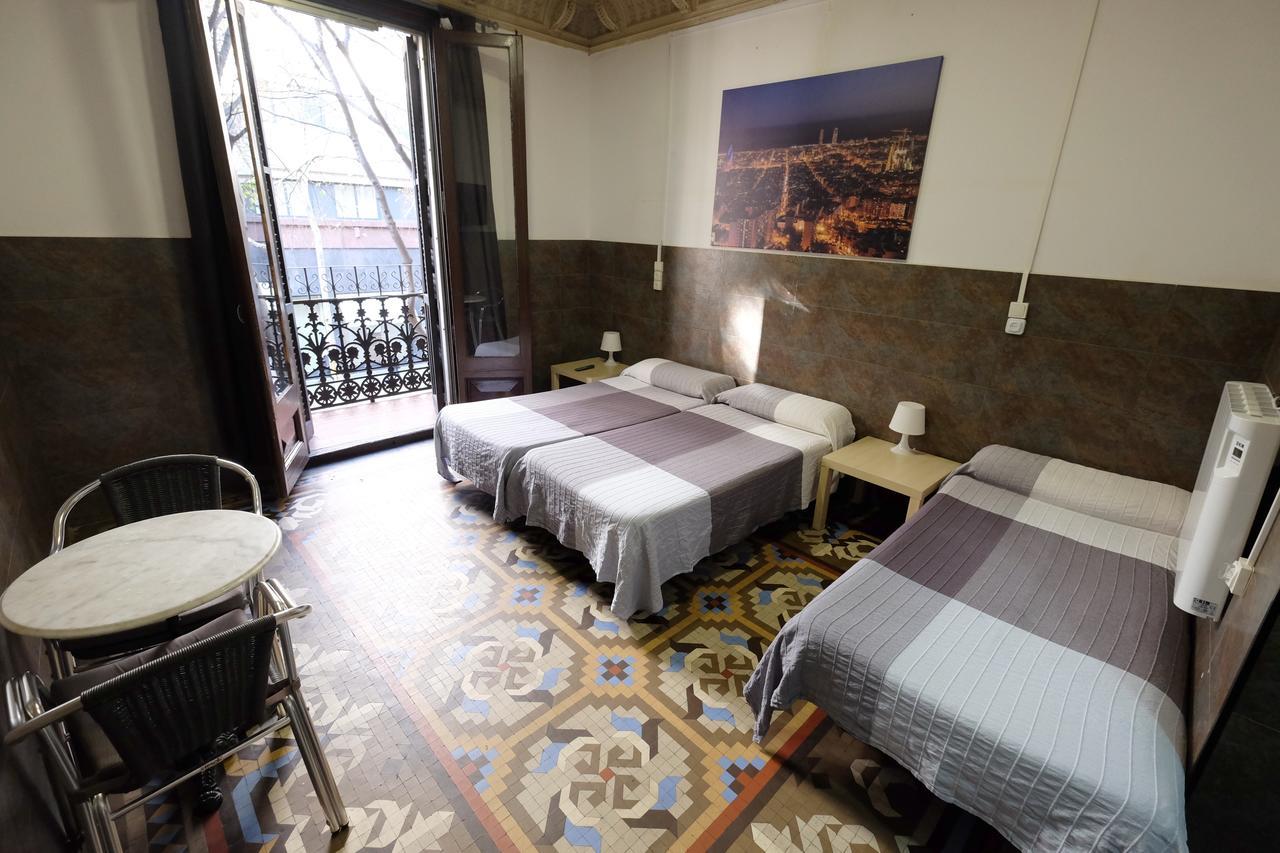 Lenin Hostel Barcelona Eksteriør billede