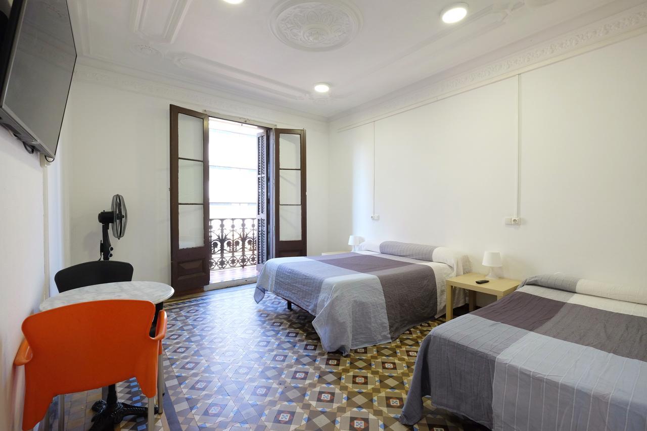 Lenin Hostel Barcelona Eksteriør billede