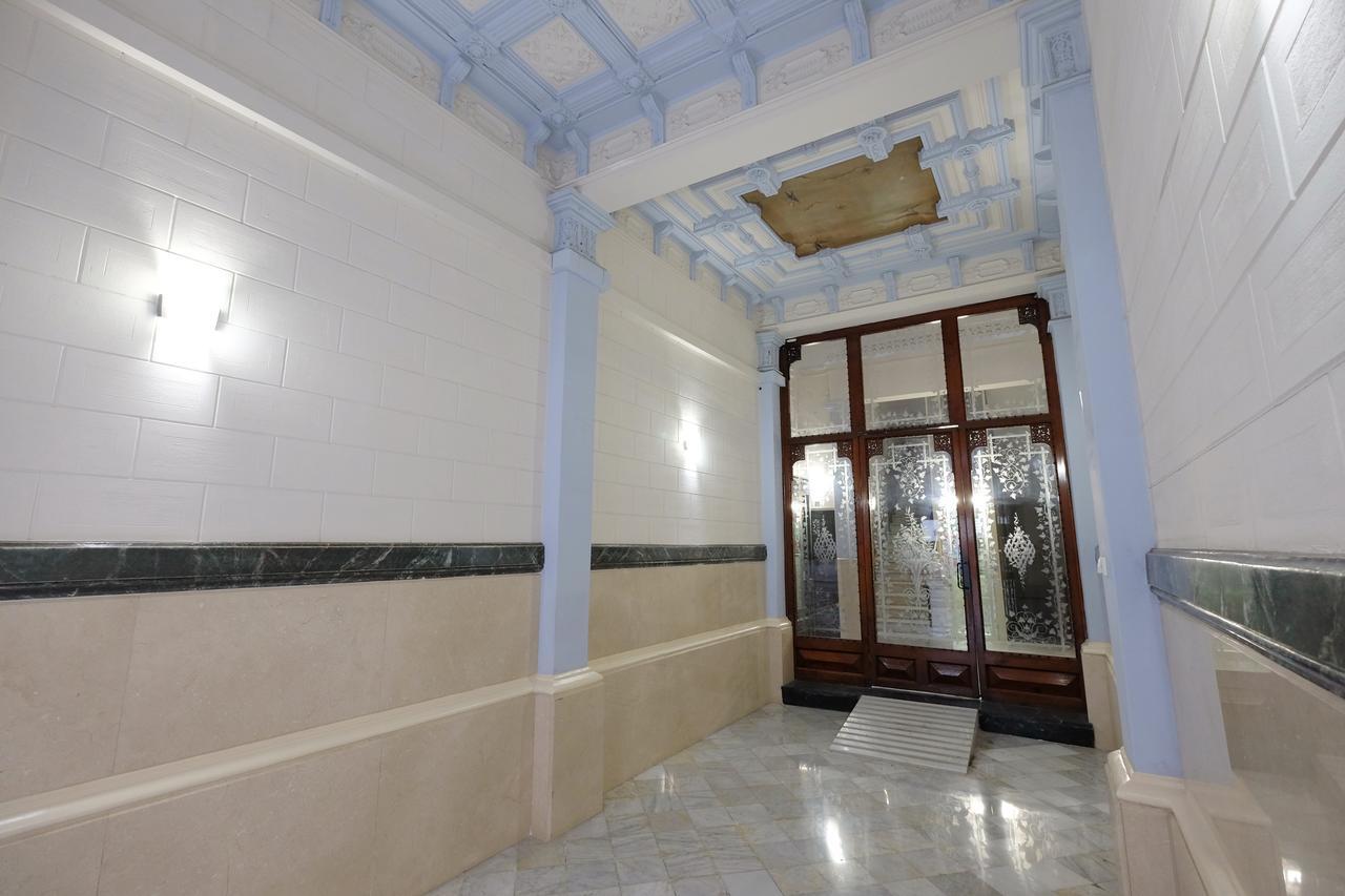 Lenin Hostel Barcelona Eksteriør billede