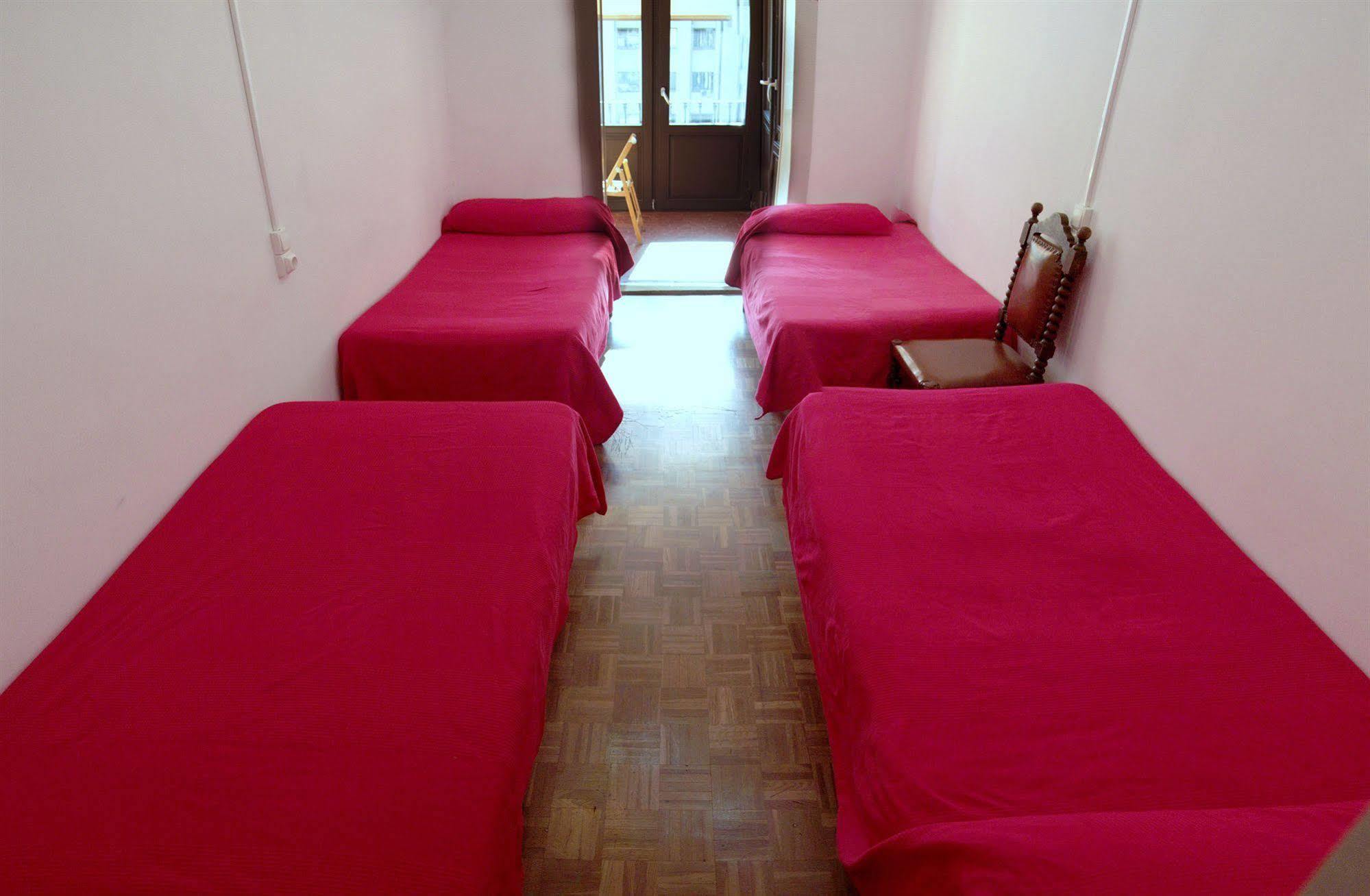 Lenin Hostel Barcelona Eksteriør billede