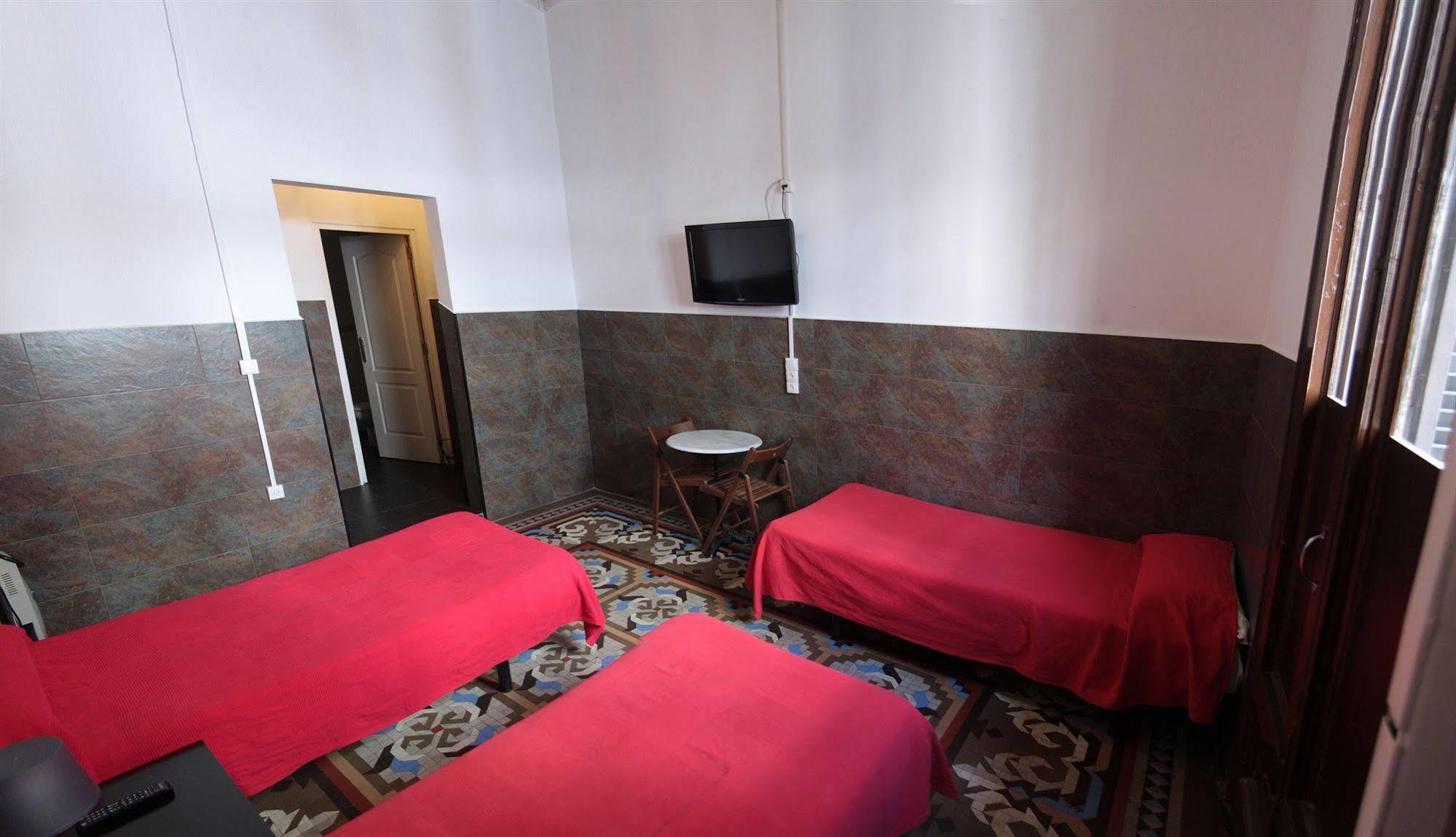 Lenin Hostel Barcelona Eksteriør billede