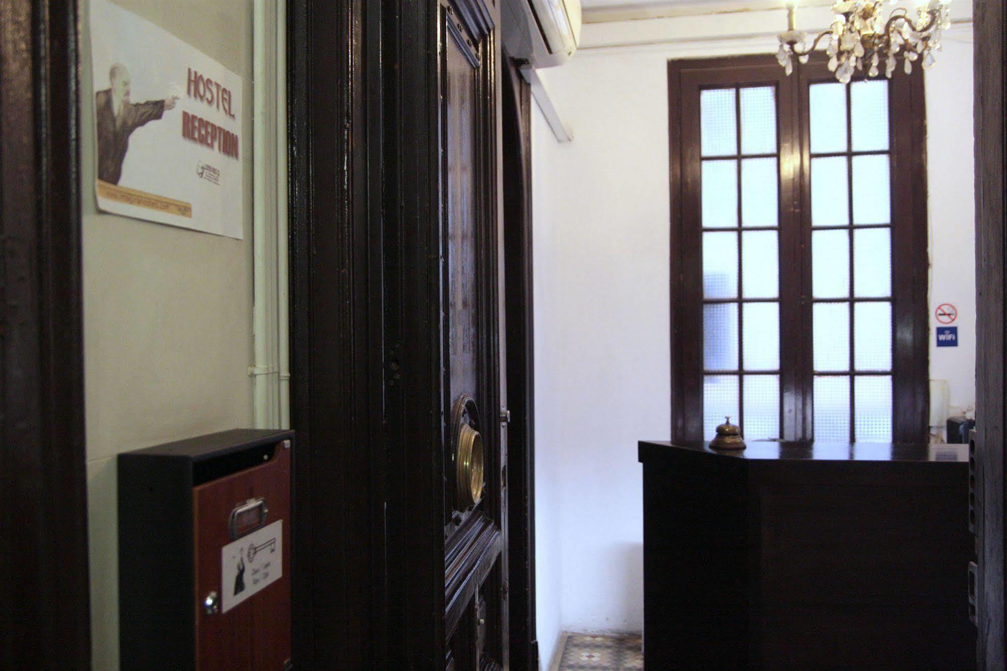 Lenin Hostel Barcelona Eksteriør billede